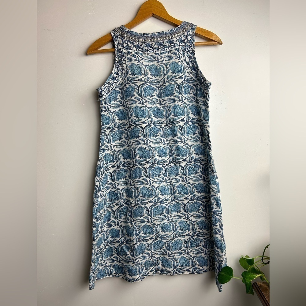Bella tu Linen Mid dress Blue Floral Boho Embellished Neck Sleeveless Shift Sz M - Picture 2 of 15